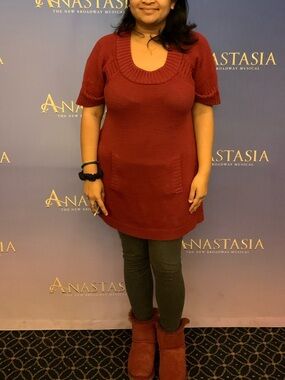 Women’s Rib-Trim Short Sleeve Tunic Sweater dress in Wine